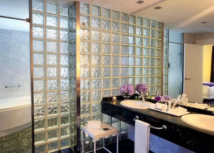 Nh Collection De Hotell 4*