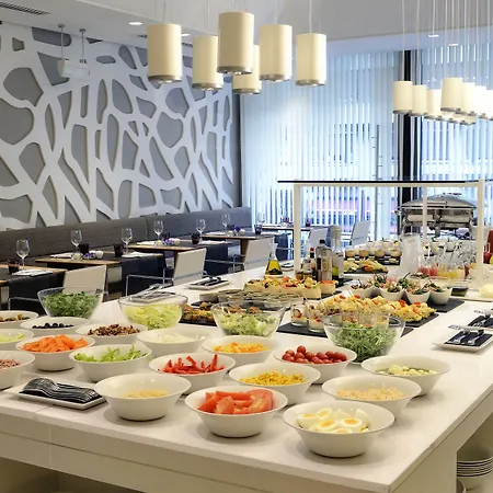 فندق إن إتش كوليكشن مدريد يورو بيلدينغ 4*