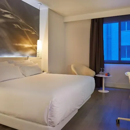 إن إتش كوليكشن مدريد يورو بيلدينغ 4*