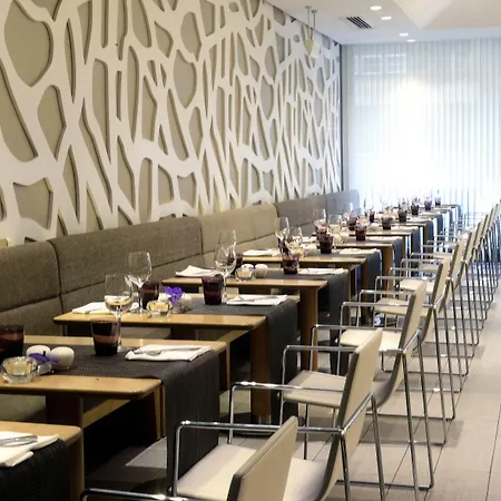 ホテル Nh コレクション デ 4*